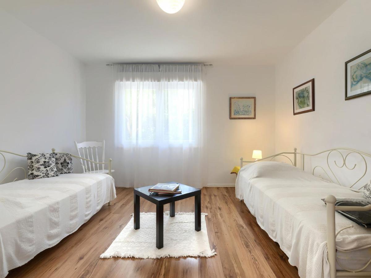 Apartment Laura By Interhome Pula Exterior foto