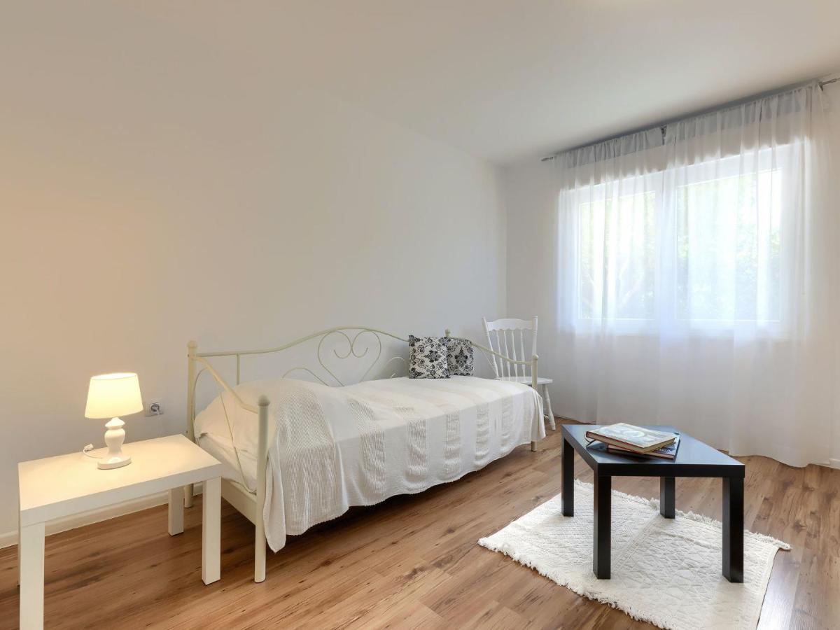 Apartment Laura By Interhome Pula Exterior foto