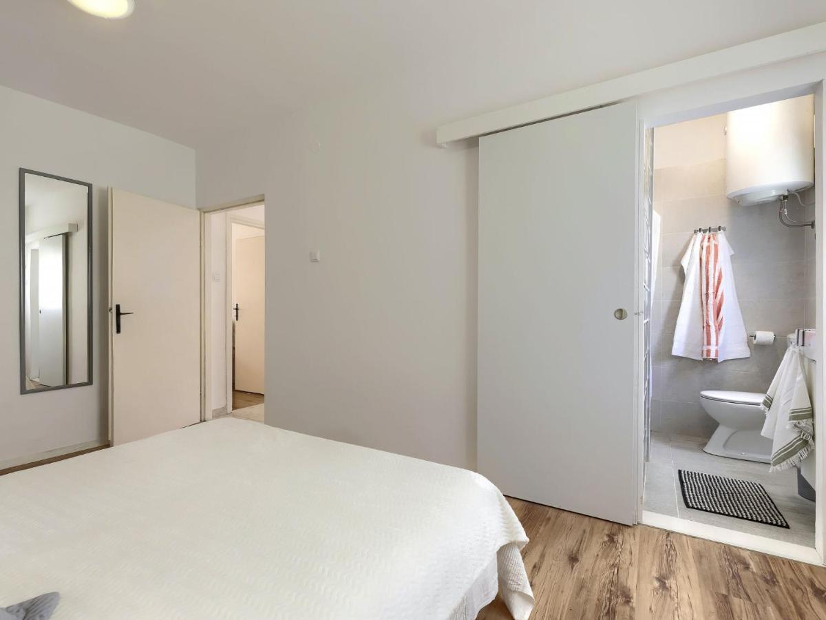 Apartment Laura By Interhome Pula Exterior foto